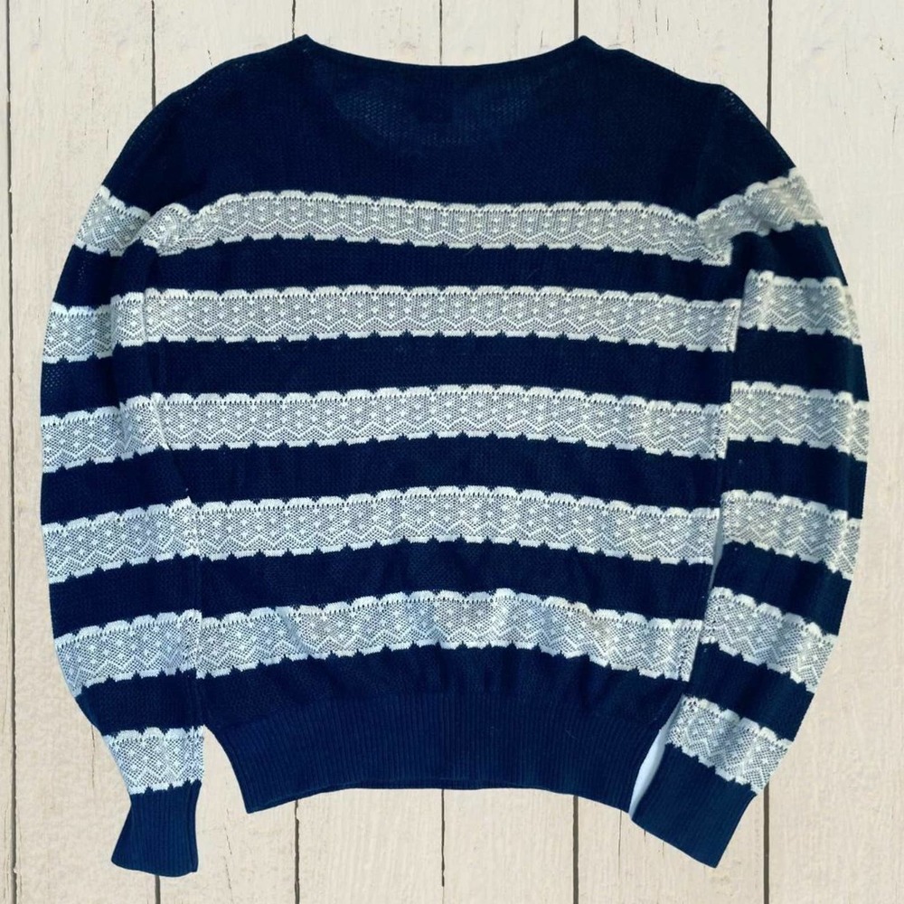 Forever 21 SMALL Long Sleeve Navy & Cream Sweater